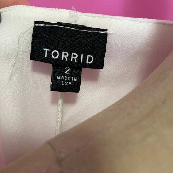 Torrid White Crepe Tunic Top - Picture 8 of 10